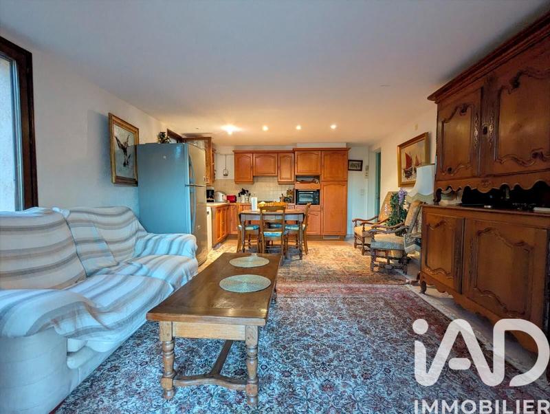 Maison - 209 m² - 8 pièces