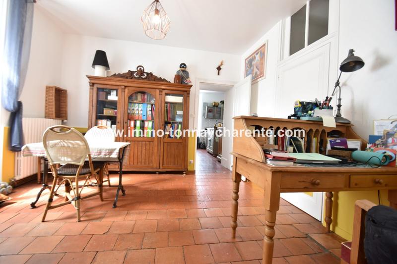 Maison - 204 m² - 7 pièces