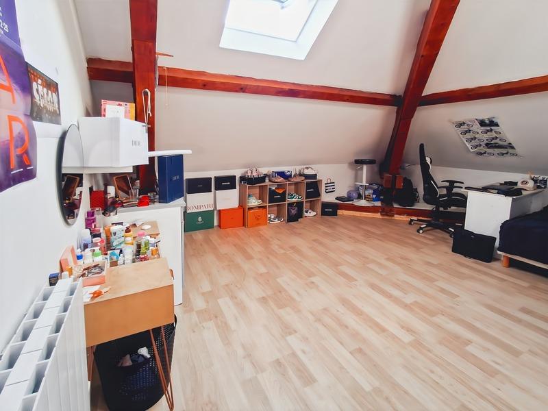 Maison - 301 m² - 10 pièces