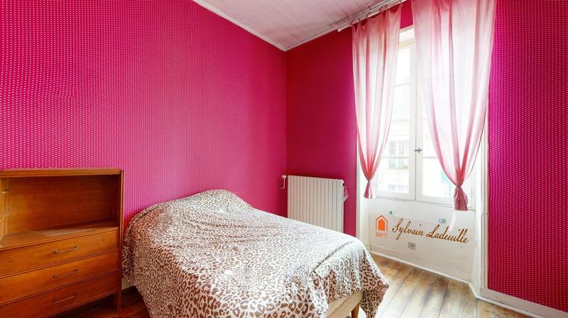 Maison - 330 m² - 9 pièces