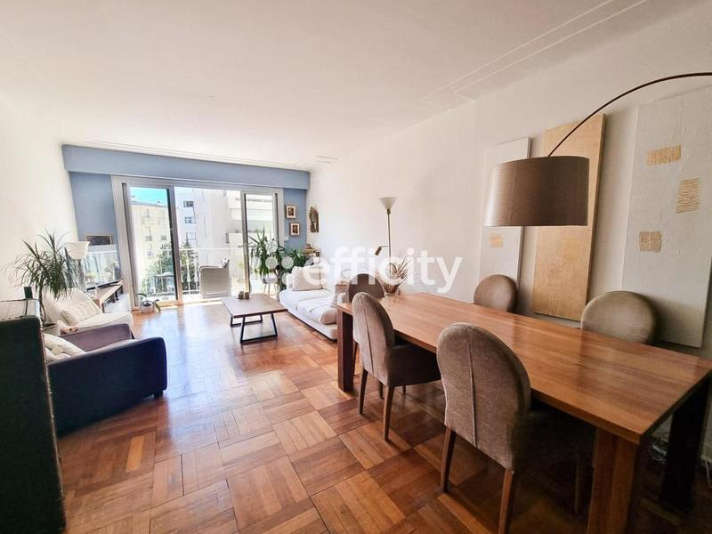 Appartement - 99 m² - 4 pièces