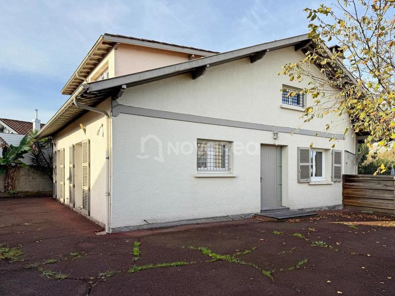 Maison - 165 m² - 7 pièces