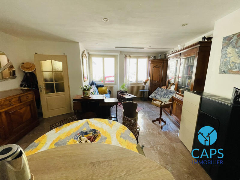 Maison traditionnelle - 90 m² - 4 pièces