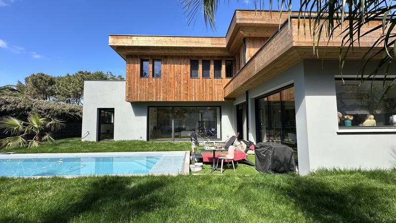 Maison d'architecte - 215 m² - 6 pièces