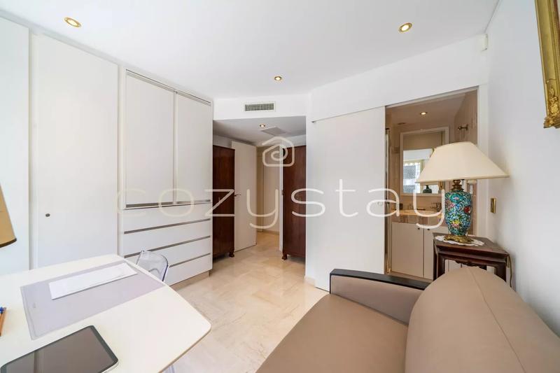 Appartement - 180 m² - 6 pièces