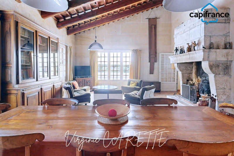 Maison - 317 m² - 9 pièces