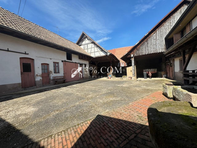 Corps de ferme - 180 m² - 8 pièces