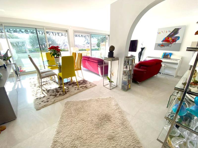 Appartement - 90 m² - 3 pièces