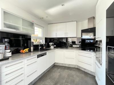 Maison - 148 m² - 7 pièces