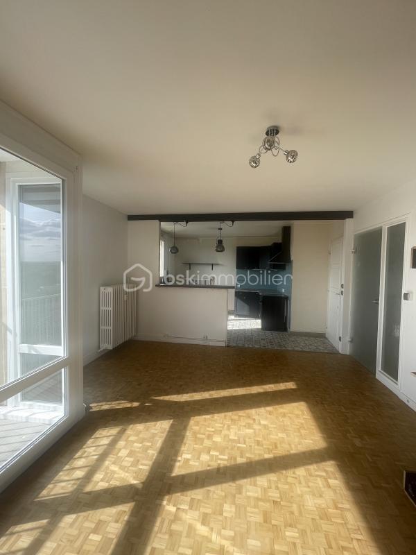 Appartement - 85 m² - 5 pièces