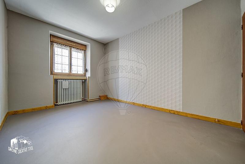 Maison - 101 m² - 7 pièces