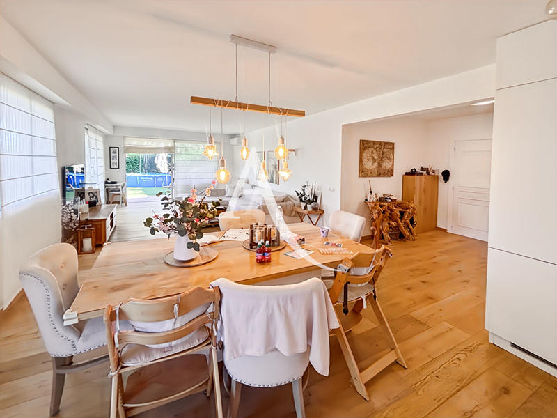 Appartement - 98 m² - 4 pièces