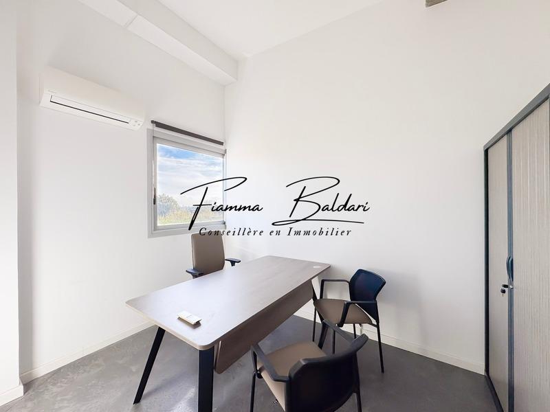 Bureau - 10 m² - 1 pièce