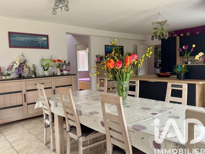 Maison - 147 m² - 8 pièces