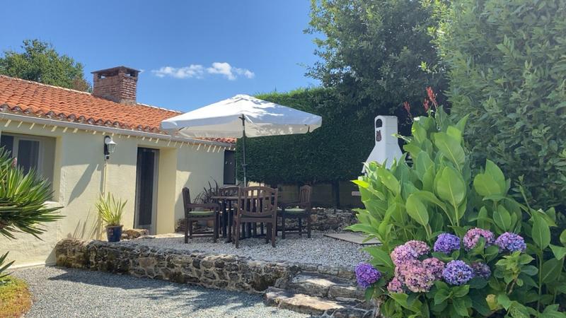 Maison - 352 m² - 12 pièces