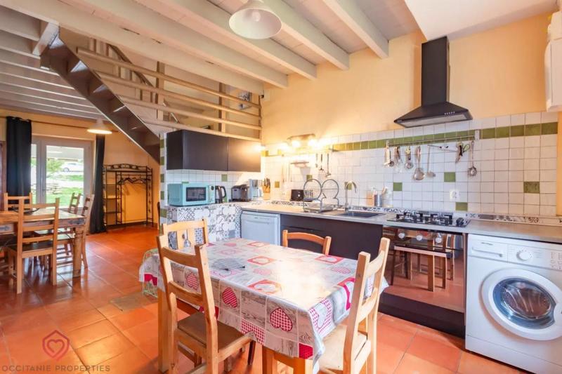 Propriété - 277 m² - 13 pièces