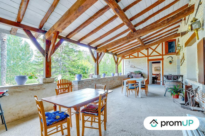 Maison - 200 m² - 9 pièces