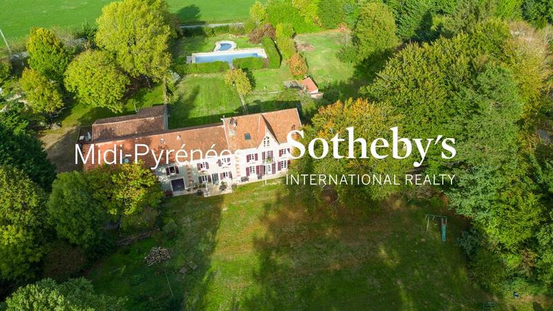 Maison de maîtres - 510 m² - 20 pièces