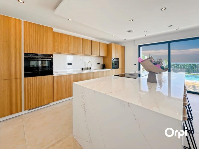 Villa - 242 m² - 5 pièces