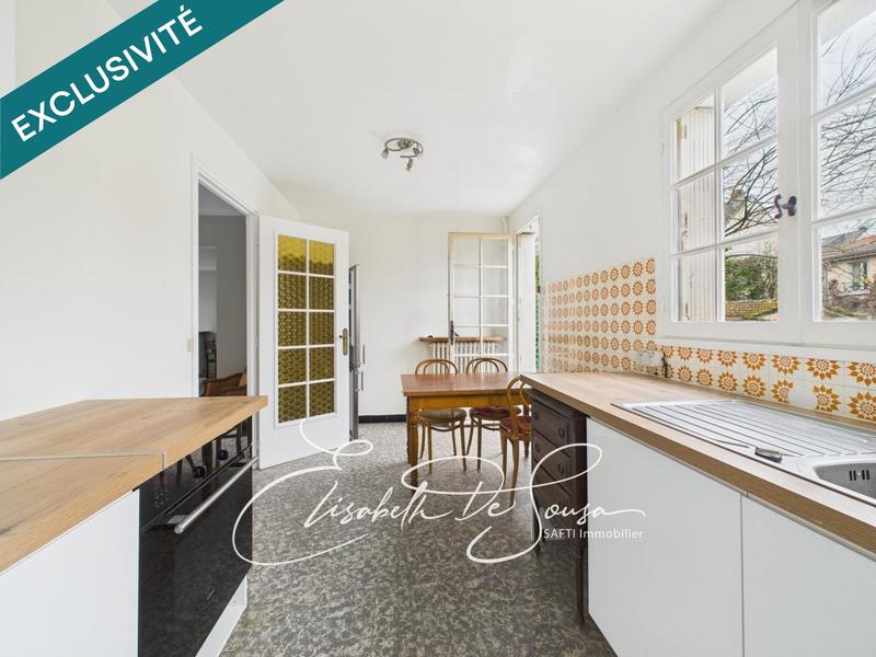 Maison - 233 m² - 6 pièces