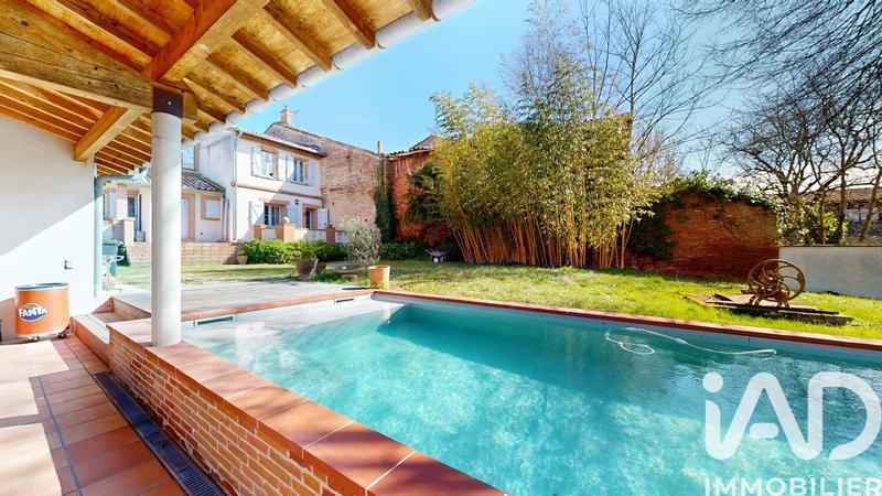 Maison - 300 m² - 13 pièces