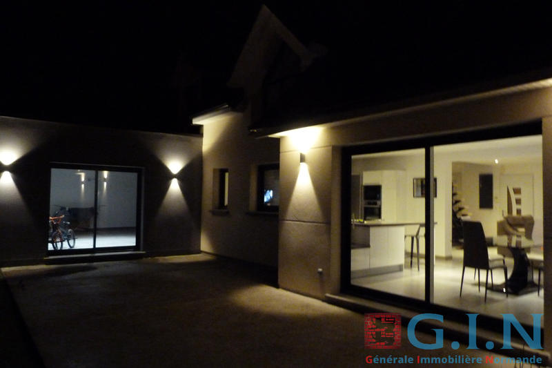 Maison - 201 m² - 9 pièces