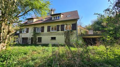 Maison - 285 m² - 13 pièces