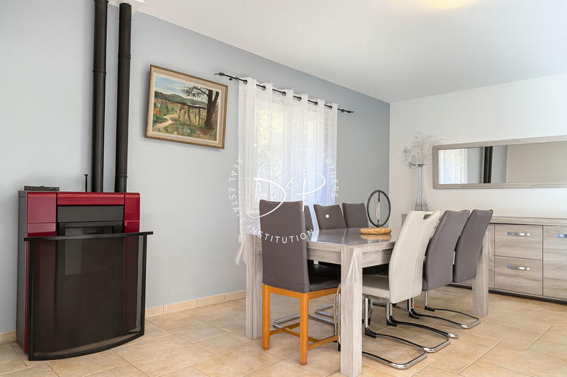 Maison - 143 m² - 5 pièces