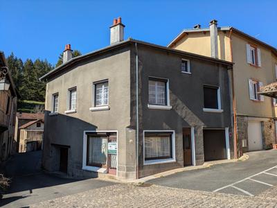 Maison - 80 m² - 5 pièces