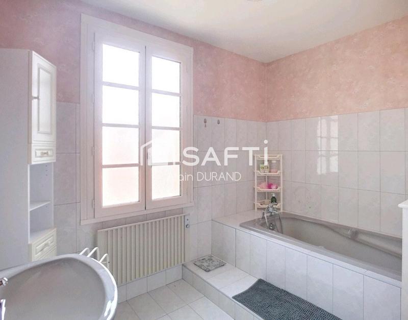 Maison - 204 m² - 7 pièces