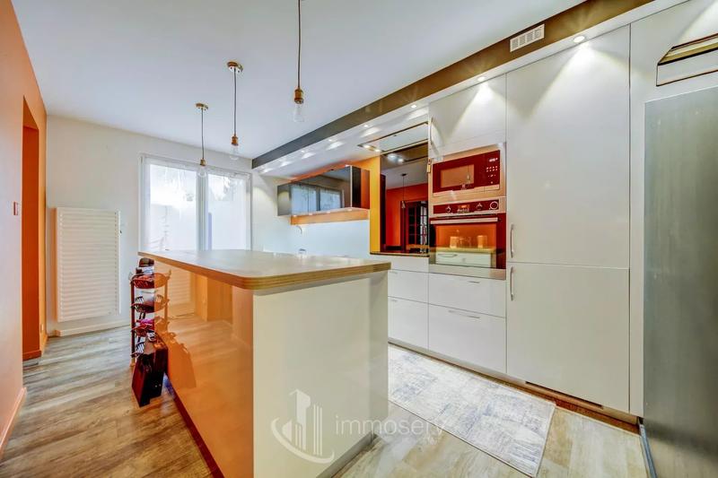 Maison - 138 m² - 6 pièces