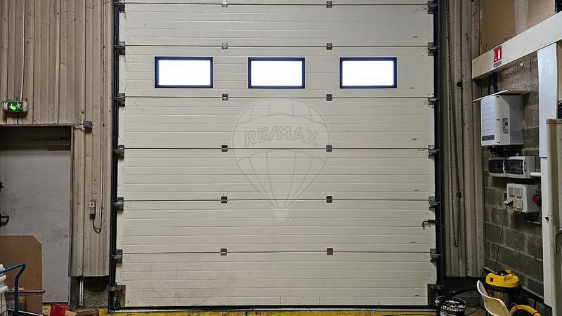 Entrepôt - 584 m² - 6 pièces