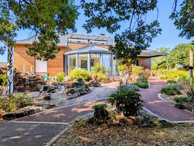 Maison - 320 m² - 12 pièces