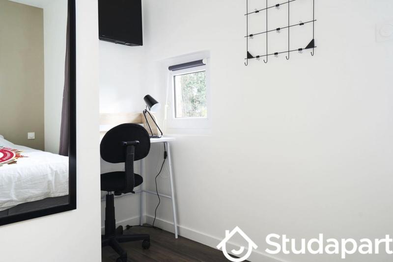 Chambre - 12 m² - 1 pièce