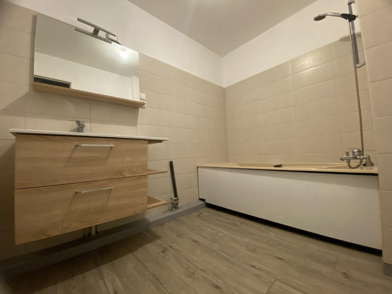 Appartement - 77 m² - 3 pièces