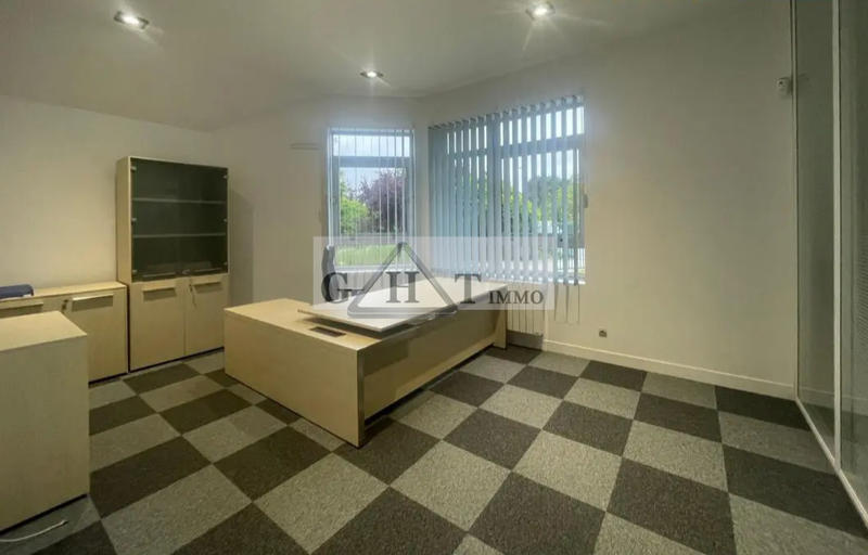 Bureau - 300 m²