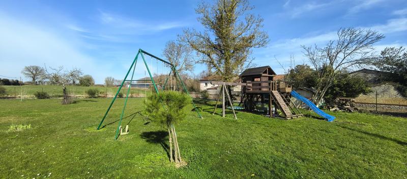 Maison - 200 m² - 7 pièces