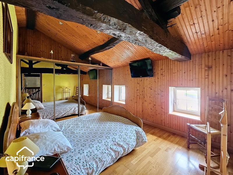 Maison - 151 m² - 8 pièces