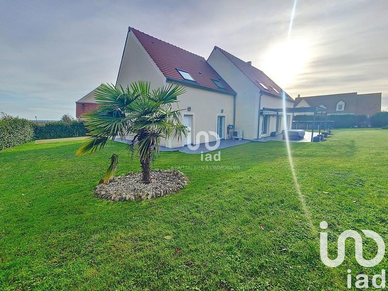 Maison - 240 m² - 8 pièces