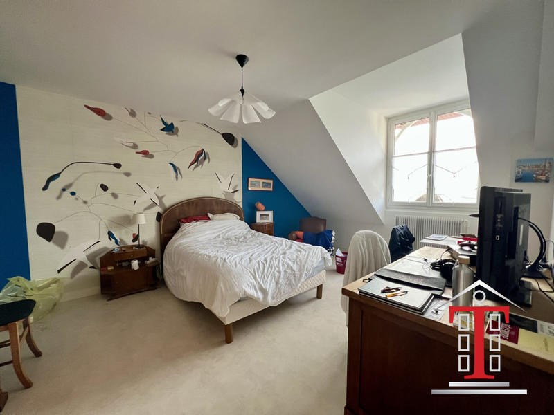 Maison - 180 m² - 7 pièces