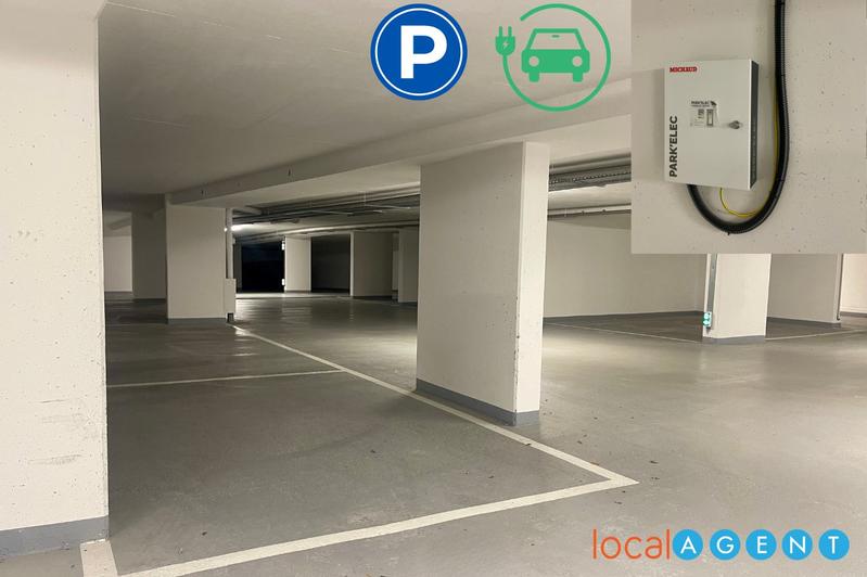 Parking / Garage - 11 m²