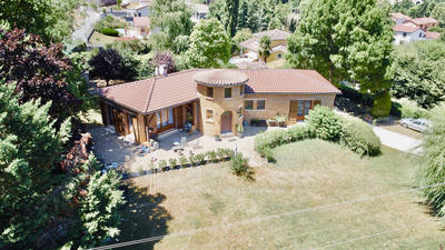 Propriété - 258 m² - 8 pièces