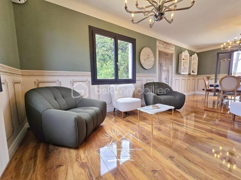 Maison - 200 m² - 6 pièces