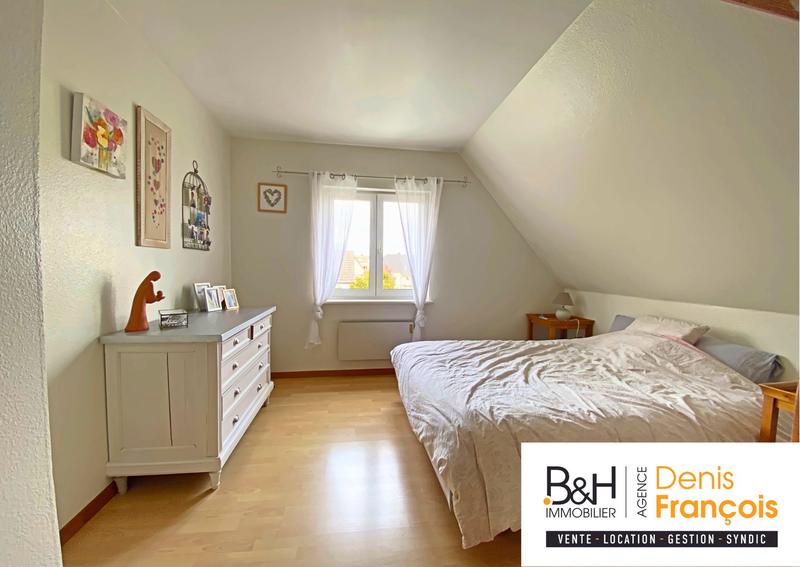 Maison traditionnelle - 182 m² - 7 pièces