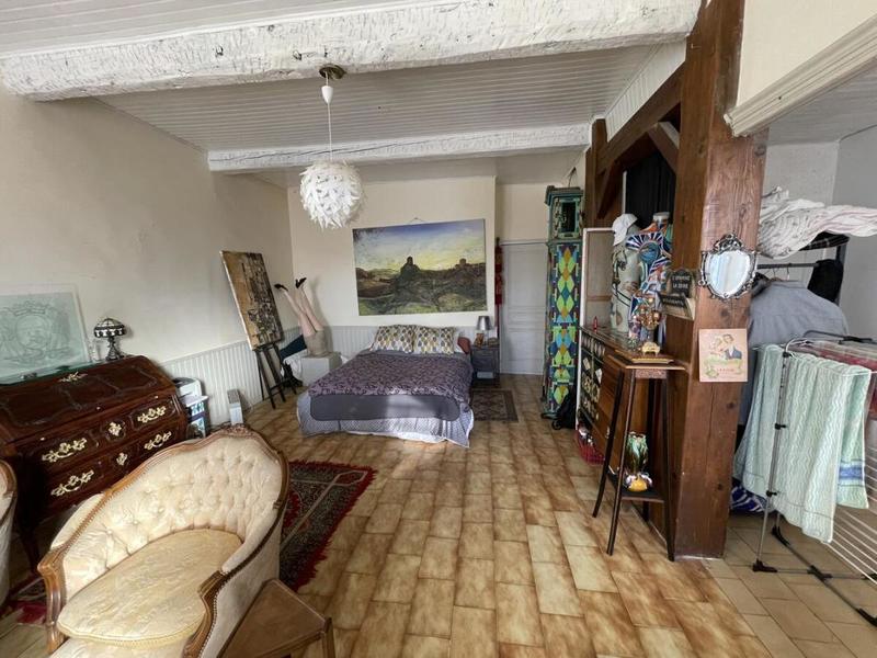 Maison - 330 m² - 8 pièces