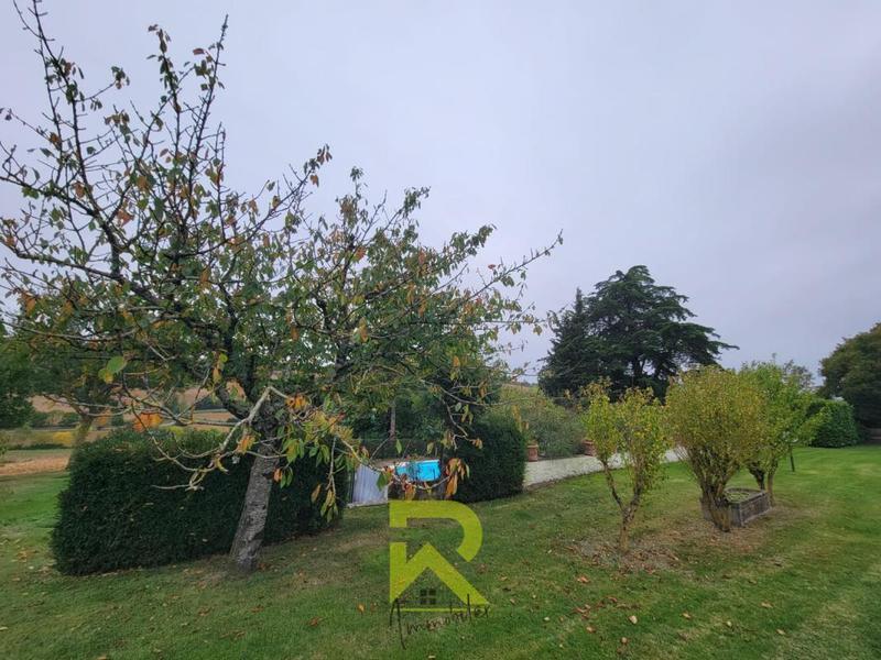 Maison de village - 315 m² - 10 pièces