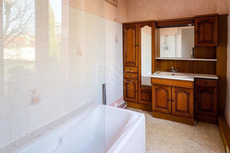 Propriété - 375 m² - 10 pièces