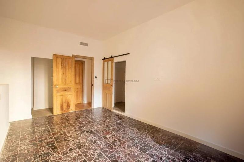 Appartement - 151 m² - 6 pièces