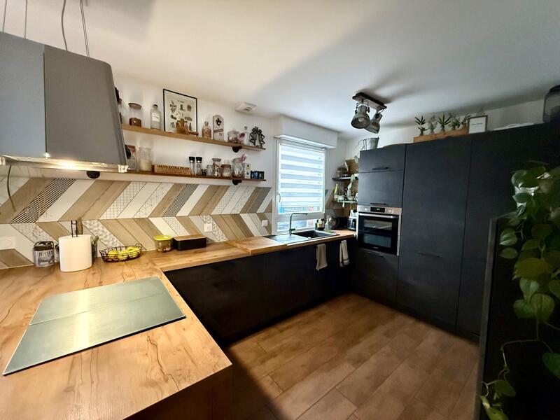 Maison - 95 m² - 5 pièces