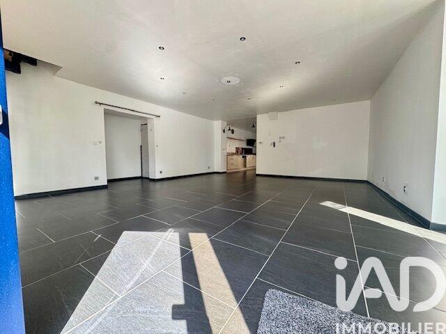 Maison - 208 m² - 6 pièces